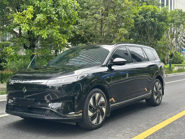 Dongfeng eπ 008 — Фото автомобиля 3