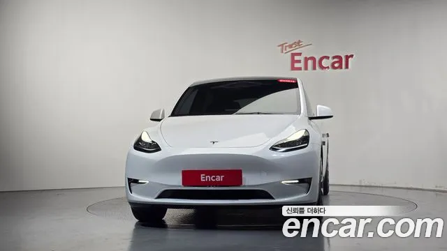 Tesla Model Y — Фото автомобиля 3
