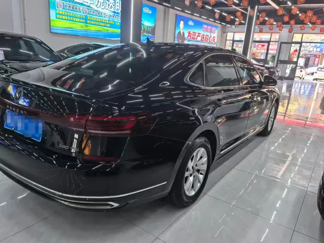 Volkswagen Passat — Фото автомобиля 6