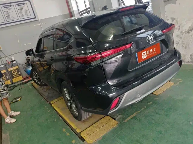 Toyota Highlander — Фото автомобиля 7