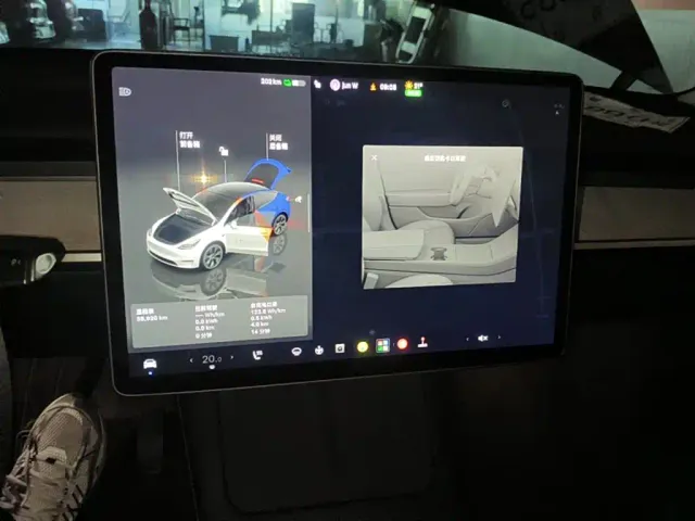 Tesla Model Y — Фото автомобиля 12