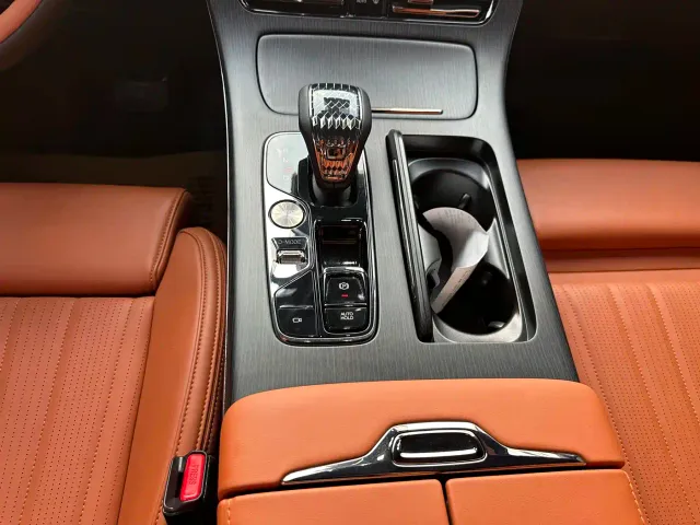 GAC Trumpchi M8 — Фото автомобиля 16