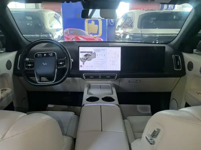 Li Auto L7 — Фото автомобиля 9