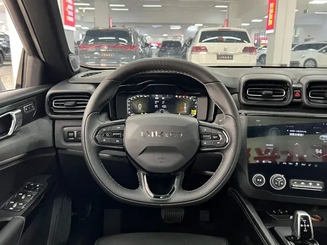 Lynk & Co 03 — Фото автомобиля 15