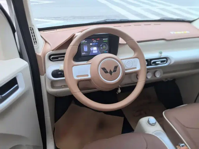 Wuling Hongguang Mini EV — Фото автомобиля 10