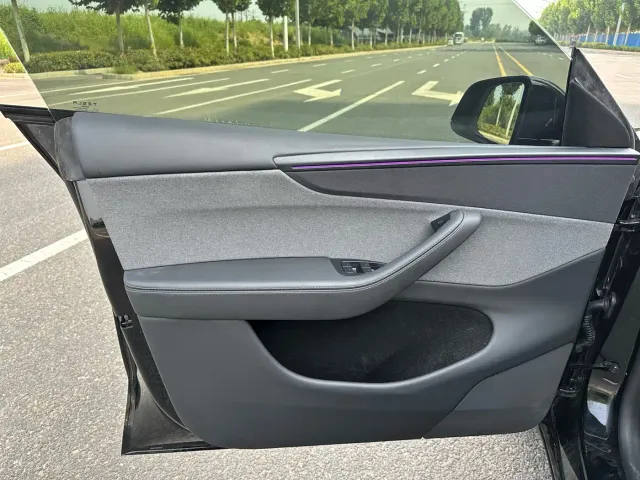 Tesla Model Y — Фото автомобиля 7