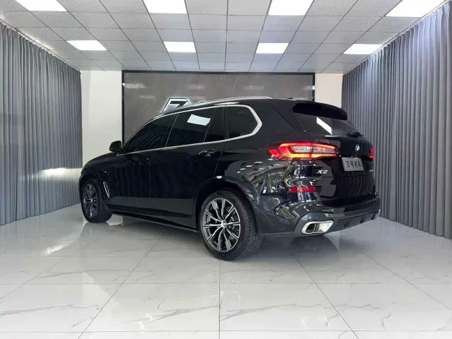BMW X5 — Фото автомобиля 5