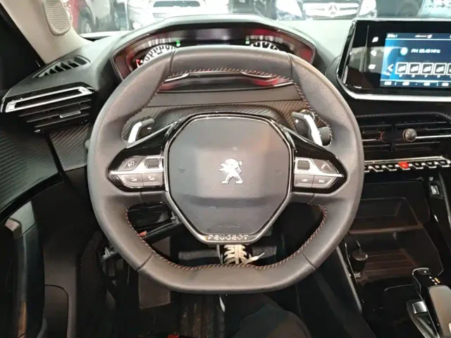 Peugeot 2008 — Фото автомобиля 10