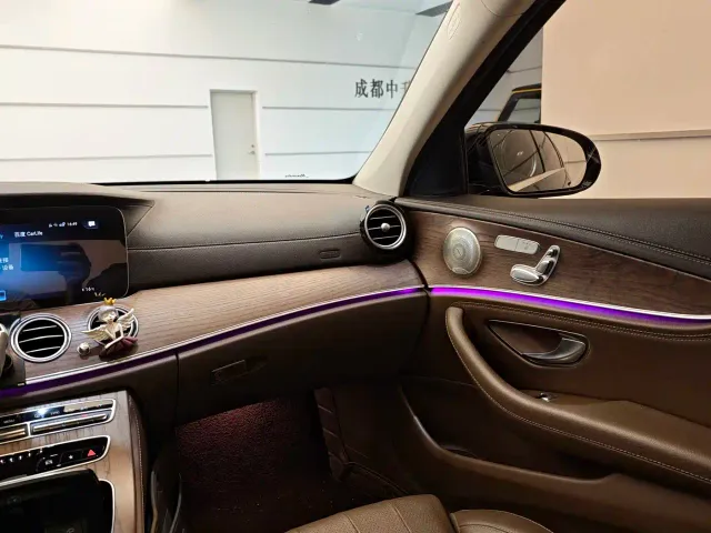 Mercedes-Benz E-Class — Фото автомобиля 10