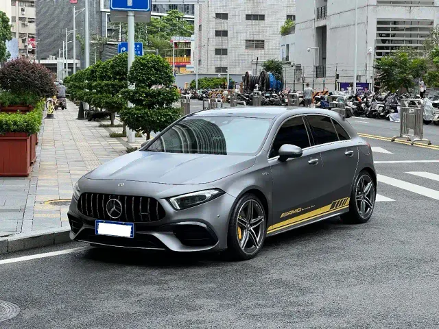 Фотография автомобиля — Mercedes-Benz A-Class AMG