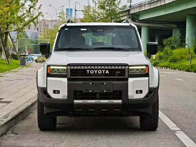 Toyota Prado — Фото автомобиля 2