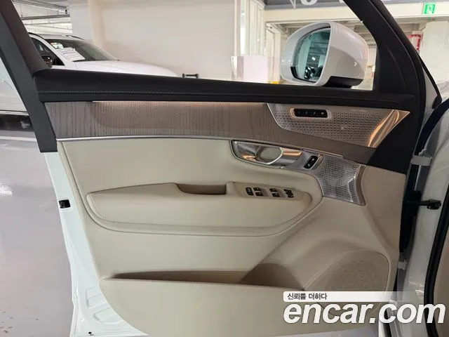 Volvo XC90 Generation 2 — Фото автомобиля 12