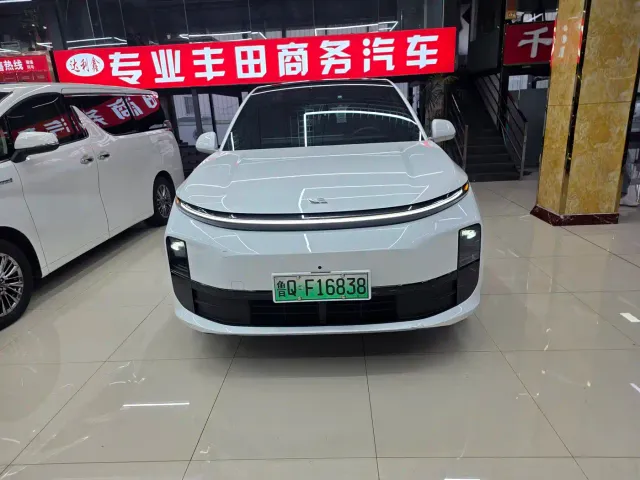 Фотография автомобиля — Li Auto L6