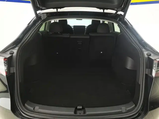 Tesla Model Y — Фото автомобиля 4