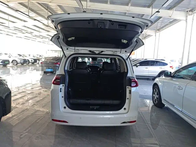 GAC Trumpchi M6 — Фото автомобиля 18