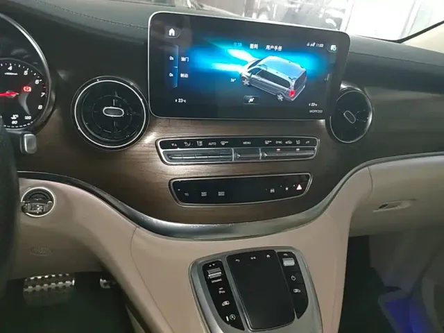Mercedes-Benz V-Class — Фото автомобиля 19