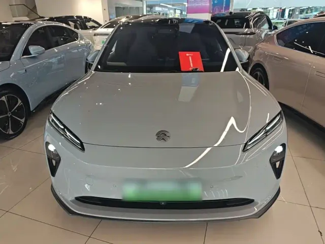 Nio ET5 Touring — Фото автомобиля 2