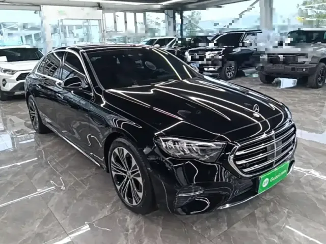 Mercedes-Benz E-Class — Фото автомобиля 3