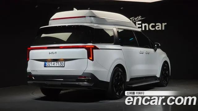 Kia Canival Новый Carnival 4 поколение Бензин 4 места Hi-Limousine — Фото автомобиля 2
