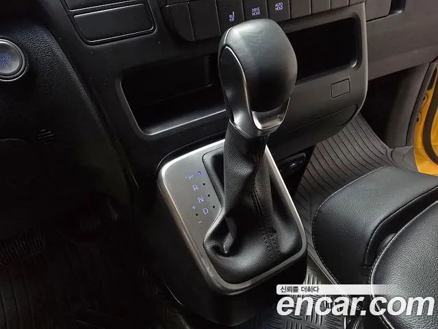 Hyundai Staria Staria L3.5 Школьный автобус — Фото автомобиля 9