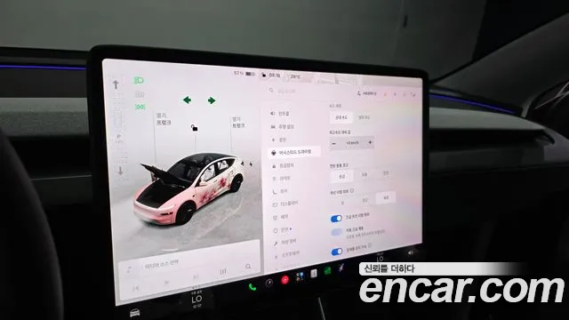 Tesla Model Y — Фото автомобиля 26
