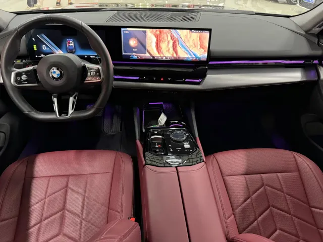 BMW 5 Series — Фото автомобиля 5