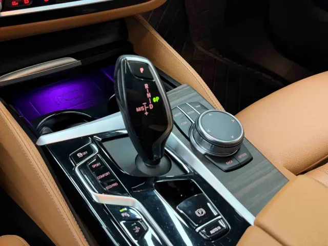BMW 6 Series Gran Turismo — Фото автомобиля 12