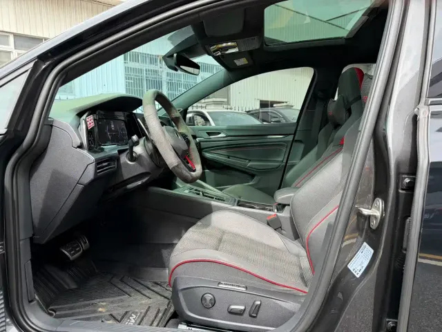 Volkswagen Golf GTI — Фото автомобиля 4