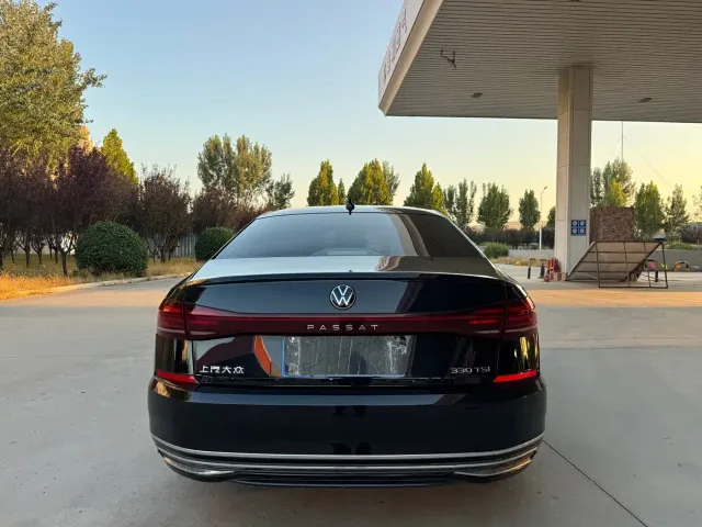 Volkswagen Passat — Фото автомобиля 16