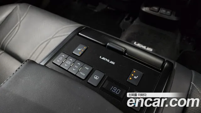 Lexus ES — Фото автомобиля 17