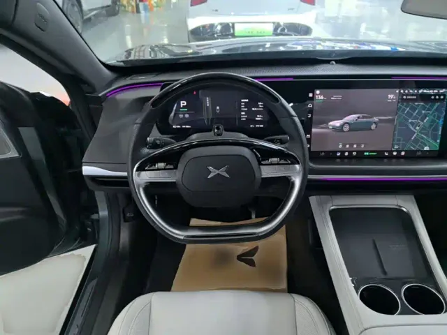 Xpeng P7 — Фото автомобиля 10