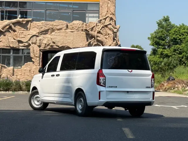 Wuling Zhengcheng — Фото автомобиля 3