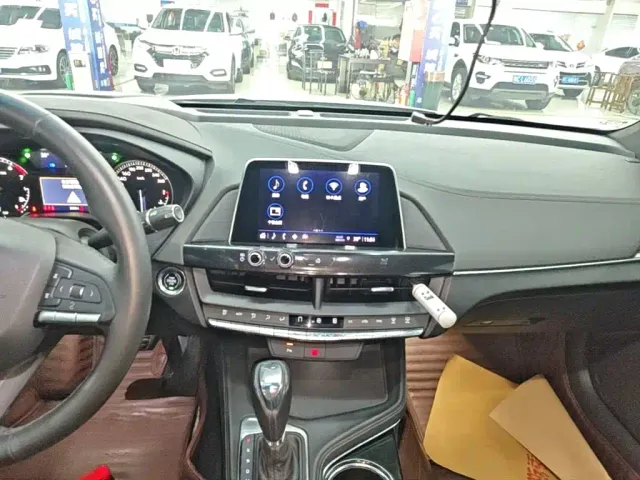 Cadillac CT4 — Фото автомобиля 12