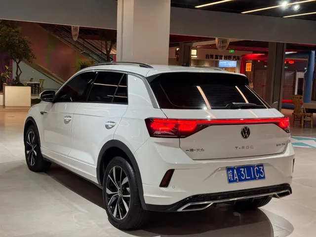 Volkswagen T-Roc — Фото автомобиля 6