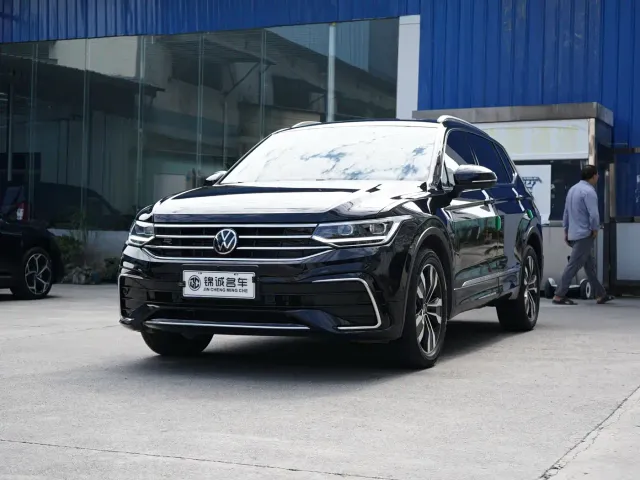 Фотография автомобиля — Volkswagen Tiguan L