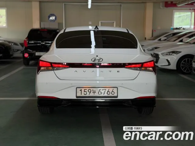 Hyundai Avante CN7 — Фото автомобиля 4