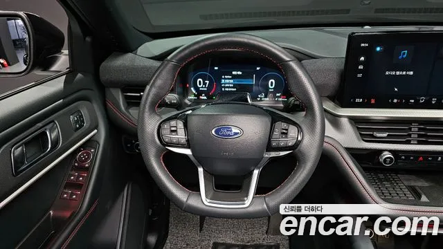 Ford Explorer — Фото автомобиля 7