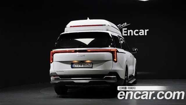 Kia Canival Новый Carnival 4 поколение Бензин 7 мест Hi-Limousine — Фото автомобиля 3