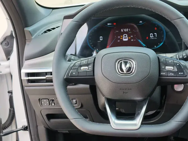 Changan CS35 Plus — Фото автомобиля 7