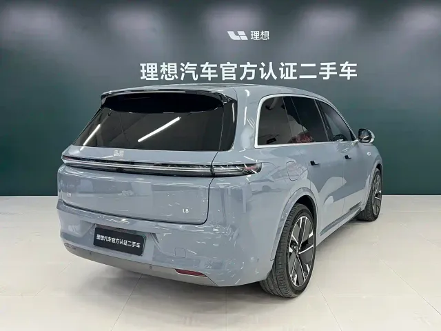 Li Auto L8 — Фото автомобиля 16