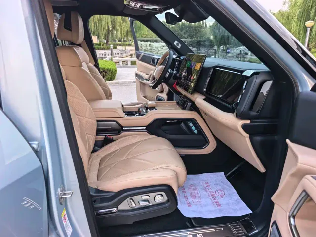 BYD FangChengBao Leopard 8 — Фото автомобиля 7
