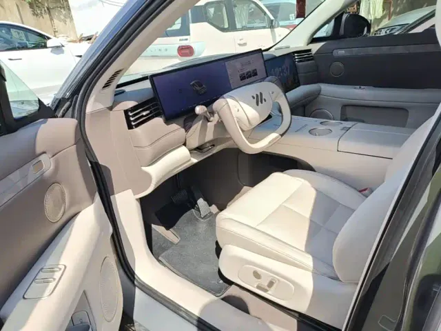 IM Motors LS6 — Фото автомобиля 15