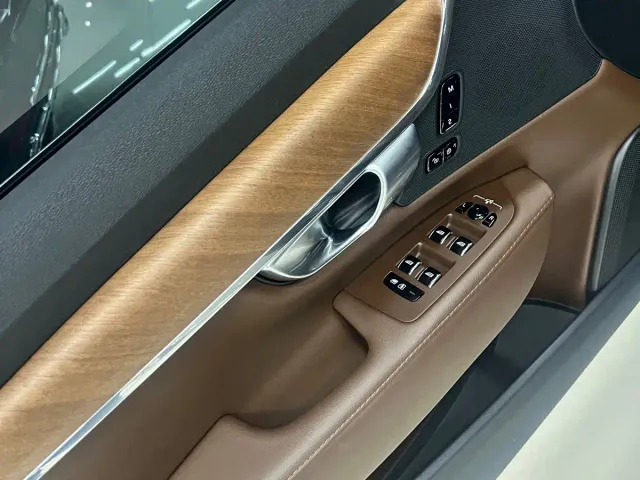 Volvo S90 — Фото автомобиля 8