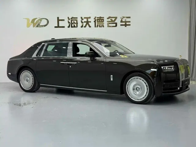 Rolls-Royce Phantom — Фото автомобиля 3