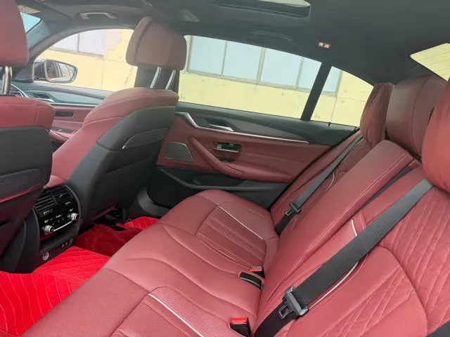 BMW 5 Series — Фото автомобиля 10