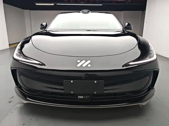 IM Motors L6 — Фото автомобиля 2
