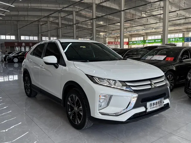 Mitsubishi Eclipse Cross — Фото автомобиля 3