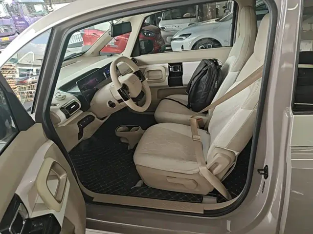 Baojun KiWi EV — Фото автомобиля 14