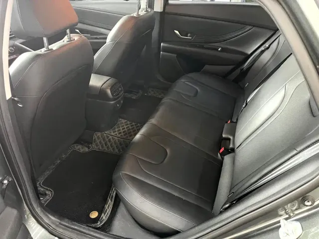 Hyundai Elantra — Фото автомобиля 6