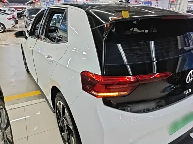 Volkswagen ID.3 — Фото автомобиля 4